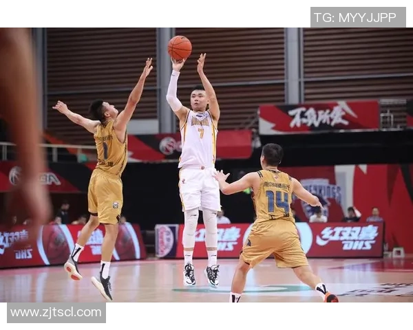 成都篮球队进攻表现分析与战术调整建议探讨