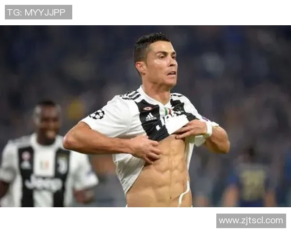 足球明星展现完美腹肌魅力照片引发粉丝热议与追捧 足球明星展现完美腹肌魅力照片引发粉丝热议与追捧